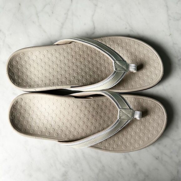 Vionic Tide Toe Post Sandals Orthotic White Textile/Patent Leather - Women's 11 - Picture 7 of 8